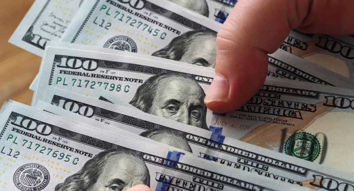 Долар злетів до нового історичного рекорду: курс валют від НБУ на 7 січня - today.ua