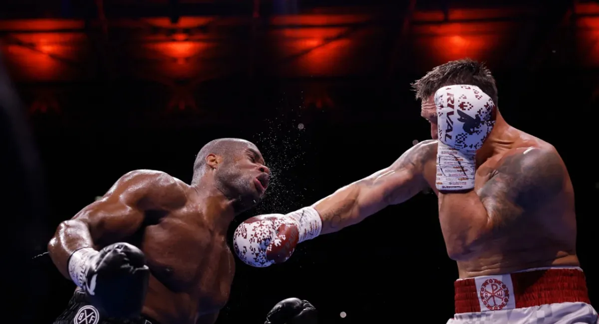 Усик нокаутував Дюбуа й вдруге став абсолютним чемпіоном світу - today.ua