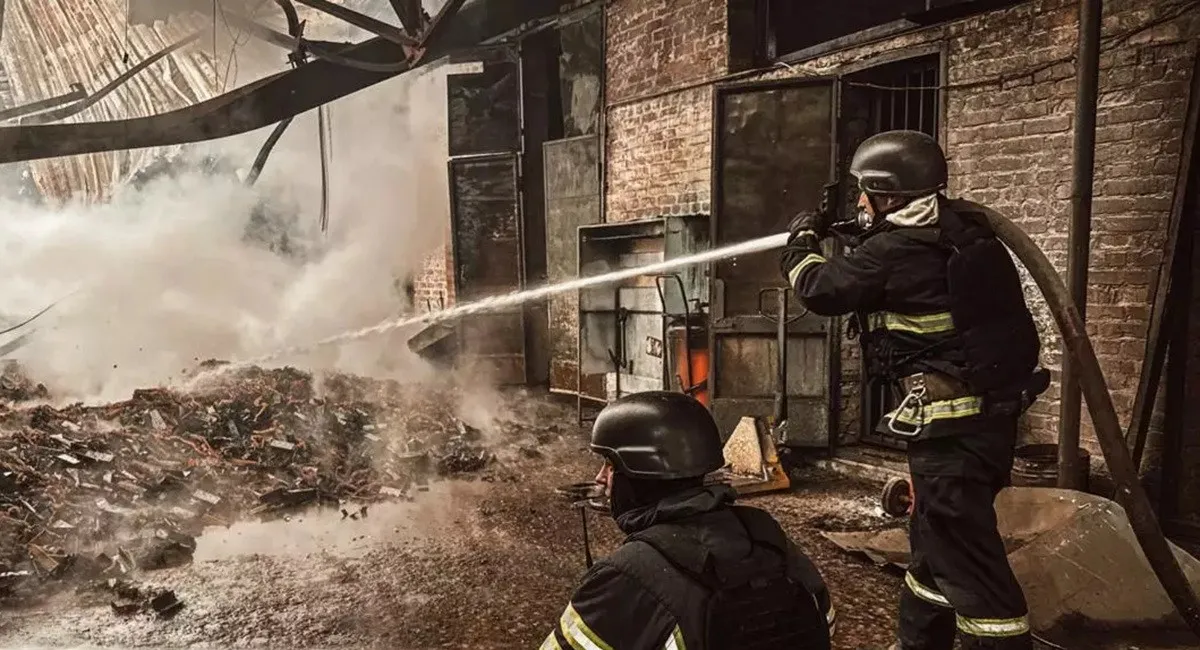 Наймасштабніша атака на Івано-Франківськ з 2022 року: є поранені, зруйновані будинки та пожежі - today.ua