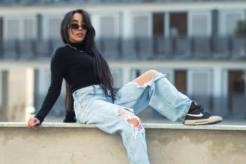 Три моделі джинсів, які знадобляться кожній модниці: стильні варіанти для літа