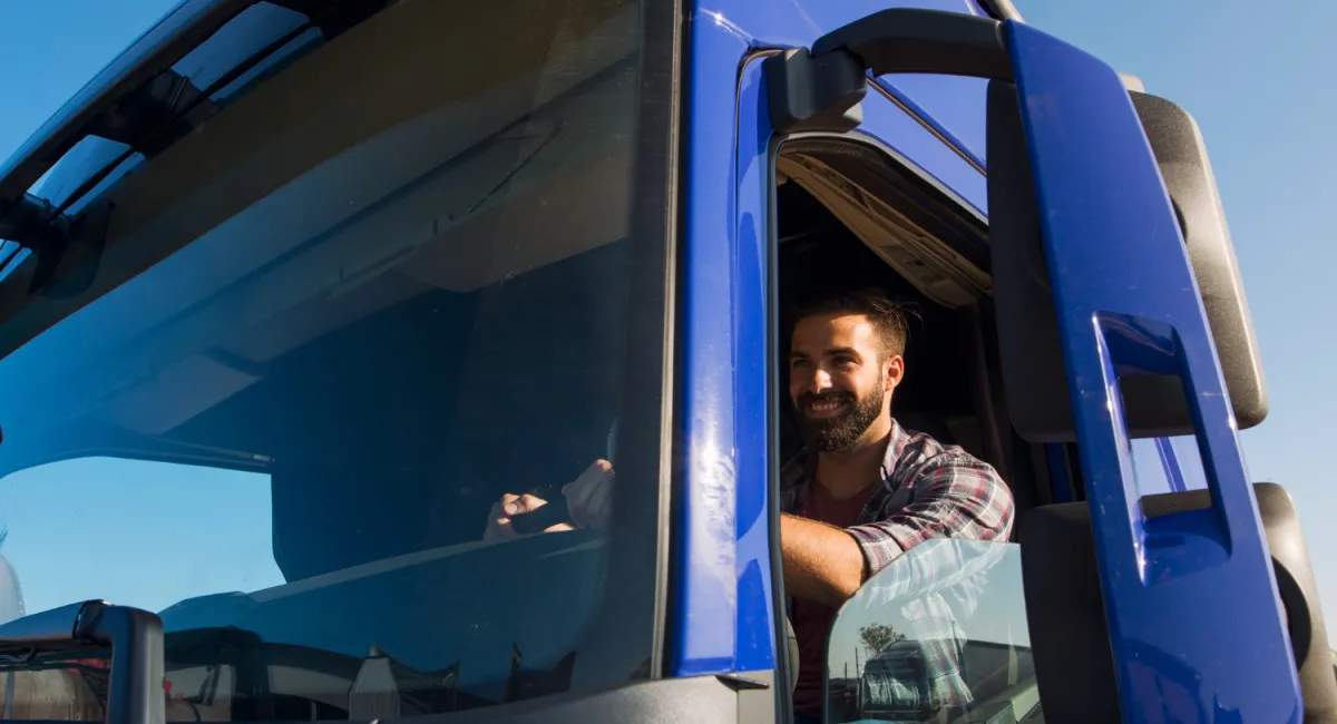 Высокие зарплаты, однако людей критически не хватает: кого активно ищут на рынке труда Украины - today.ua