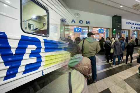 В Украине возник дефицит билетов на поезда: в Укрзализныце обратились к пассажирам