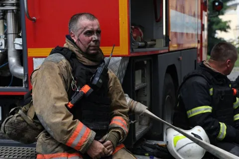 РФ атакувала центр Харкова авіабомбами: пошкоджено багатоповерхівку, десятки поранених