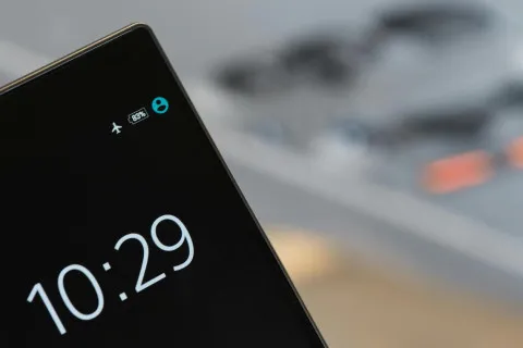 Пілот пояснив, чому важливо вмикати "режим польоту" під час подорожі літаком