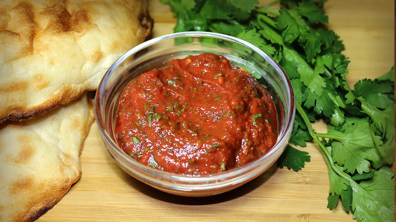 Домашний сацебели: как приготовить томатный соус с пикантным вкусом на зиму Домашний сацебели: как приготовить томатный соус с пикантным вкусом на зиму - today.ua