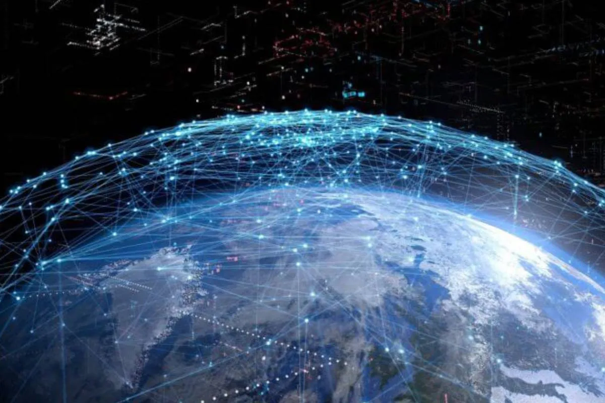 Россия готовит катастрофу в космосе: один взрыв - и мир останется без связи - today.ua