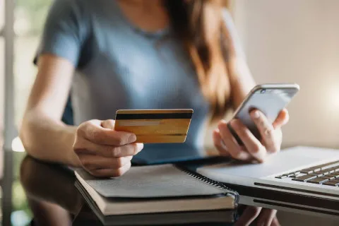 Ограничения на банковские переводы в Украине: какую сумму можно перевести на карту