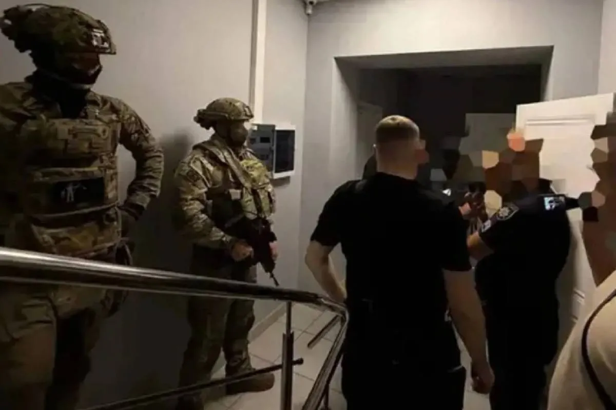Удар по НАБУ – на Банковій хочуть знищити антикорупційну вертикаль після справи Чернишова Удар по НАБУ – на Банковій хочуть знищити антикорупційну вертикаль після справи Чернишова - today.ua