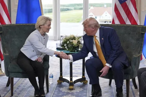 США та Євросоюз уклали масштабну торговельну угоду: що про 15%  мита і мільярдні інвестиції думають експерти