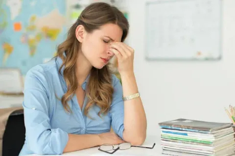 Денег на зарплаты учителей нет: общины предупреждают о массовых сокращениях педагогов