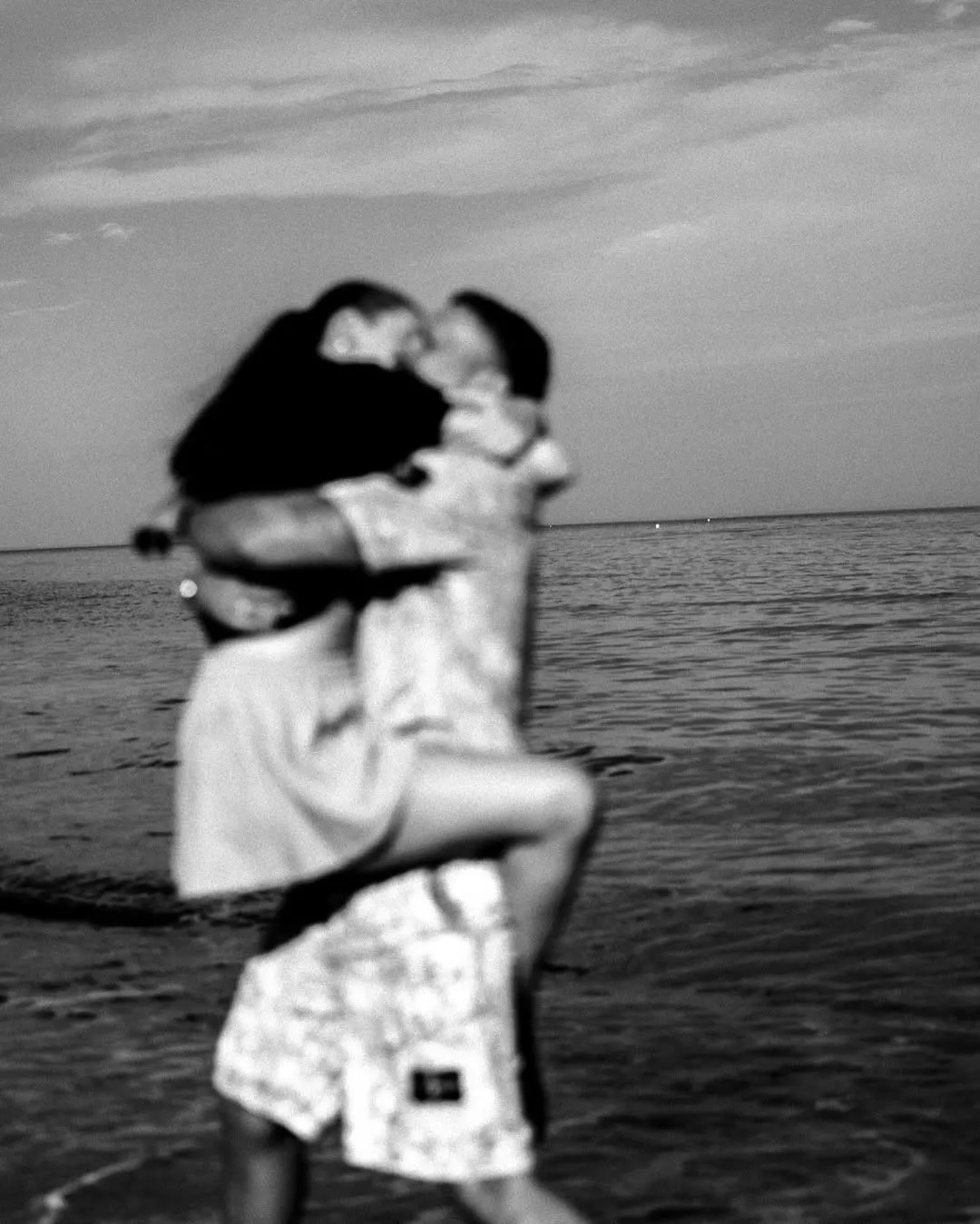 Какие красивые: Усик с женой восхитили фанатов романтическими фото из Испании - today.ua