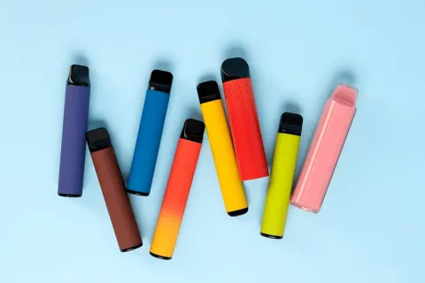 В Украине хотят полностью запретить электронные сигареты: детали нового законопроекта