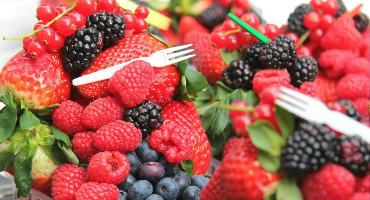 Укрепляет иммунитет и снижает риск рака: какая ягода должна быть в рационе каждого - today.ua