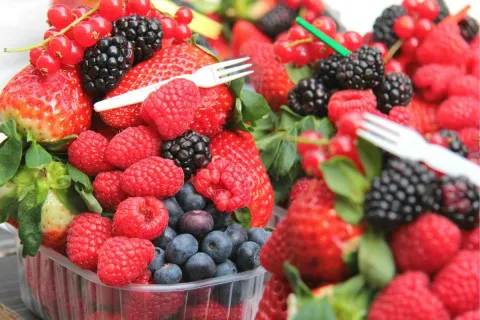 Укрепляет иммунитет и снижает риск рака: какая ягода должна быть в рационе каждого