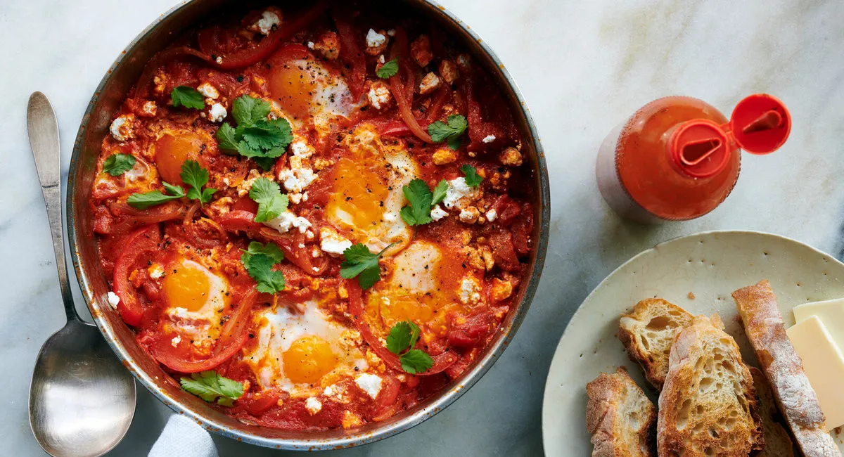 Яичница по-восточному: как приготовить вкусную шакшуку с насыщенным пикантным вкусом - today.ua