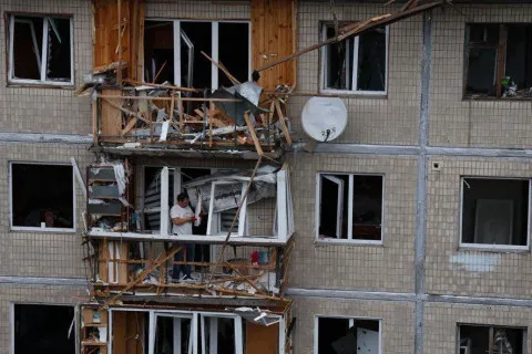 Киянка дивом вижила після падіння з 9-го поверху під час нічної атаки на Київ: відео