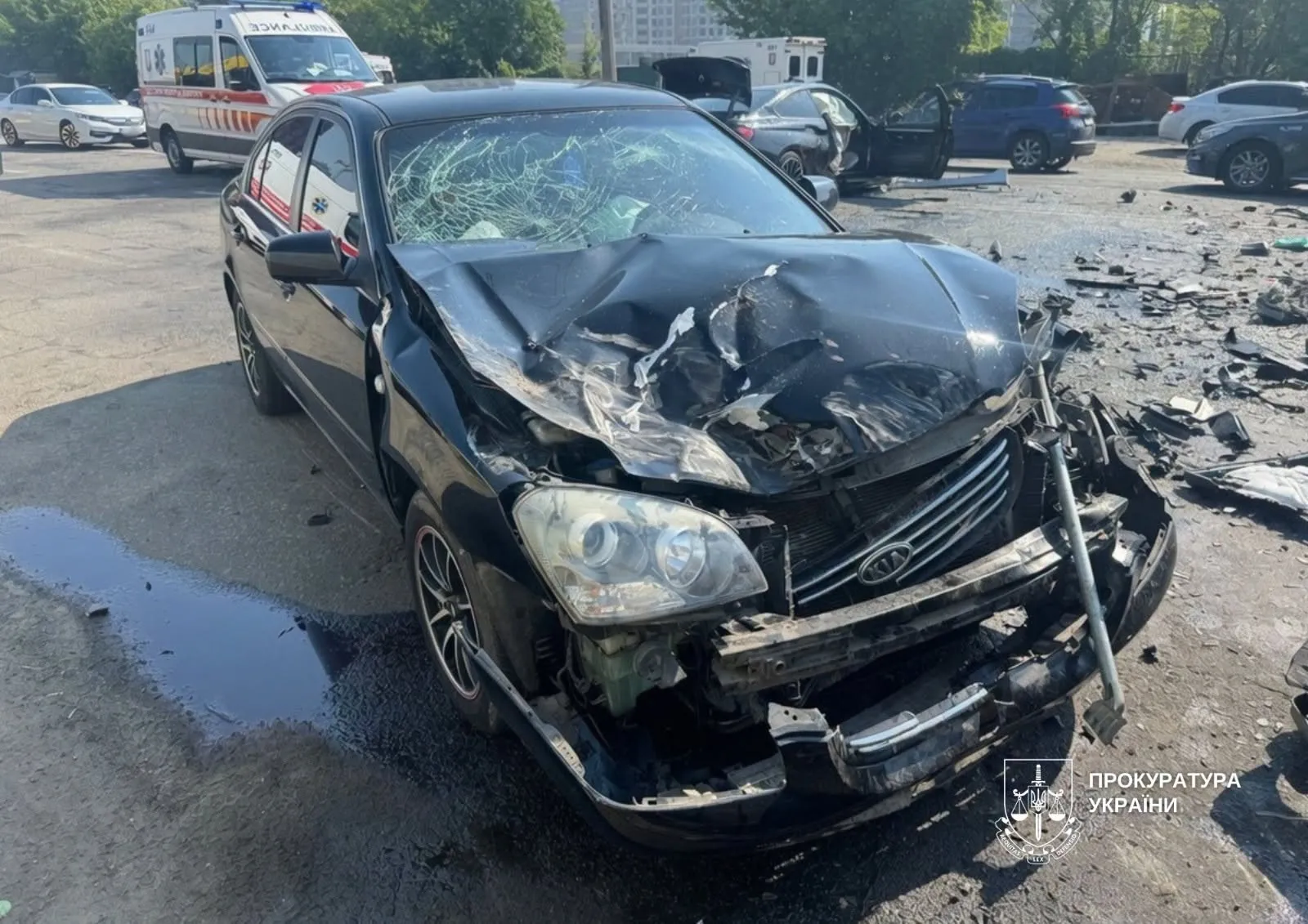 21-річний водій BMW без прав спричинив аварію з п’ятьма авто у Києві: є жертва та поранені 21-річний водій BMW без прав спричинив аварію з п’ятьма авто у Києві: є жертва та поранені - today.ua