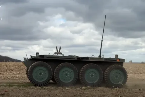 Український НРК VATAG пройшов випробування: платформа розганяється до 42 км/год і везе понад 2 тонни