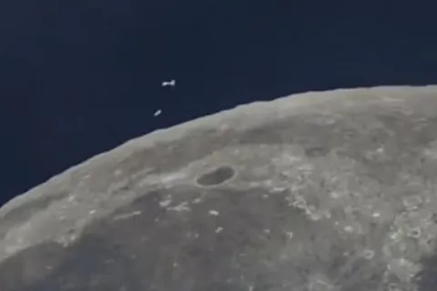 "Ми просто не знаємо, що це таке": у розпорядження NASA потрапили знімки, що свідчать про існування позаземного життя