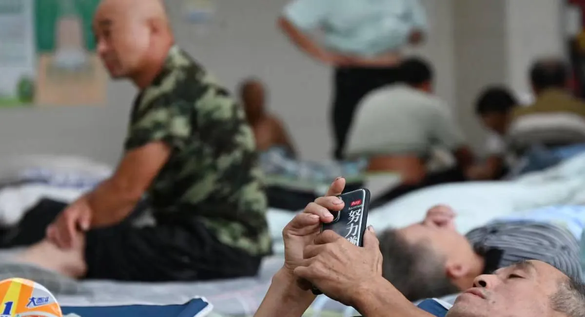 Китай оголосив масову евакуацію населення: майже два мільйони людей залишають свої домівки - today.ua