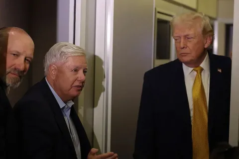 Линдси Грэм позвонил Трампу за несколько часов до своей смерти: стало известно, о чём говорили политики
