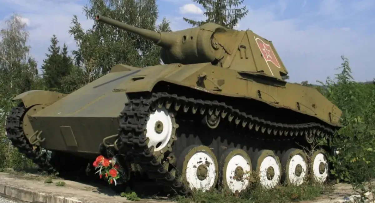 На Харківщині з кладовища вкрали танк-пам’ятник: знищено понад десяток могил - today.ua