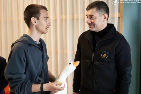 Родители не хотели уезжать: мальчик из прифронтовой Дружковки самостоятельно обратился к омбудсмену за эвакуацией