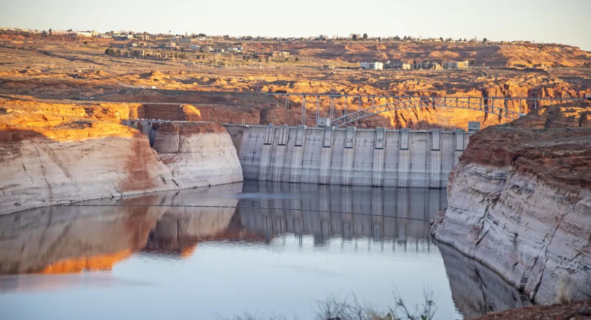 У США висихає стратегічне водосховище: під загрозою вода та електроенергія для мільйонів людей - today.ua