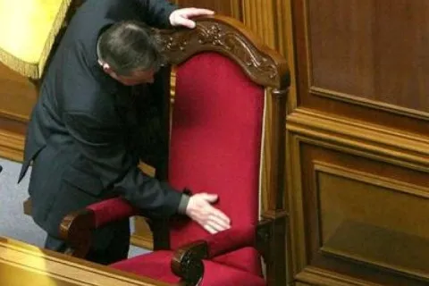 Один из самых влиятельных нардепов от "Слуги народа" объявил о сложении мандата
