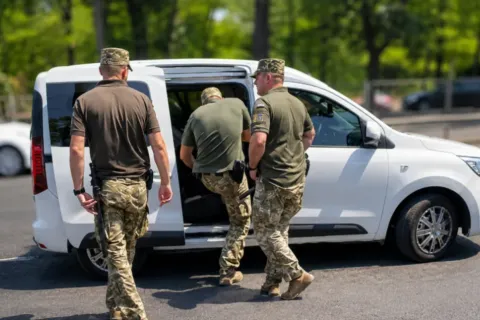 "Бусификация" ТЦК: что делать в случае незаконных действий во время мобилизации, если полиция игнорирует обращения
