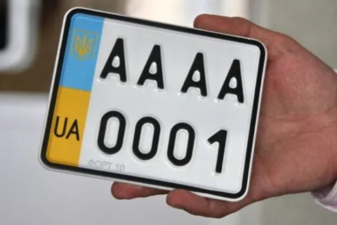 Стало известно, сколько стоят "красивые" автомобильные номера в Киеве