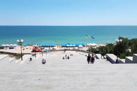 В Одесской области открыли пляжи: в ОВА рассказали, где украинцы смогут искупаться в море