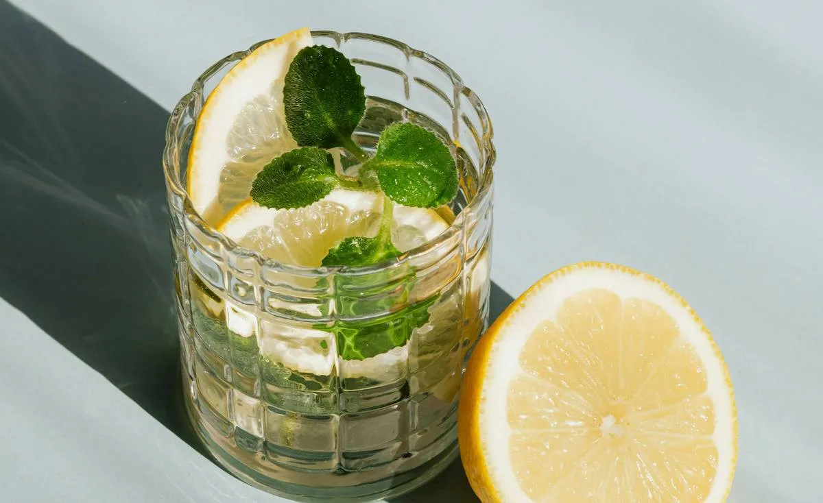 Напитки для похудения: диетологи рассказали, что нужно пить желающим сбросить вес - today.ua