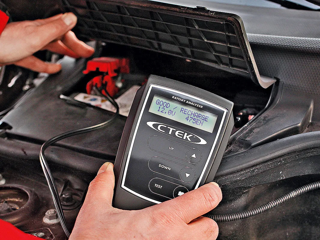 Советы водителям: как в жару сберечь автомобильный аккумулятор - today.ua