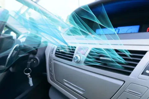 Кондиціонер в автомобілі може зашкодити двигуну: як цього уникнути