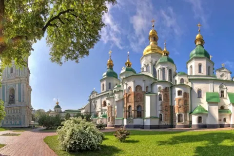 Один з найстаріших храмів Києва постраждав внаслідок атаки росіян: "Це душа всієї України"