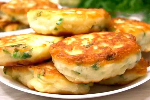 Ленивые пирожки "Ночная жрица" с яйцами и зеленым луком