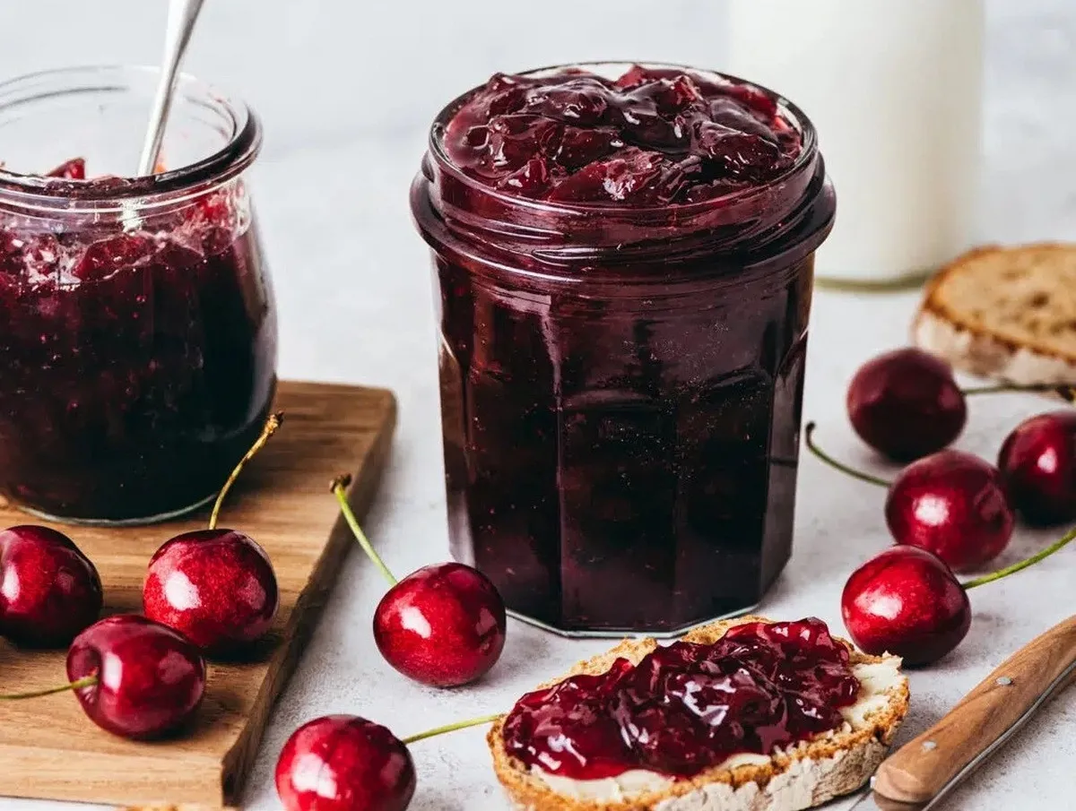 Вишневое варенье без косточек: как приготовить густое и ароматное лакомство на зиму Вишневое варенье без косточек: как приготовить густое и ароматное лакомство на зиму - today.ua