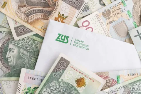 У Польщі змінилися правила виплати грошової допомоги на дітей: хто з українців не буде отримувати