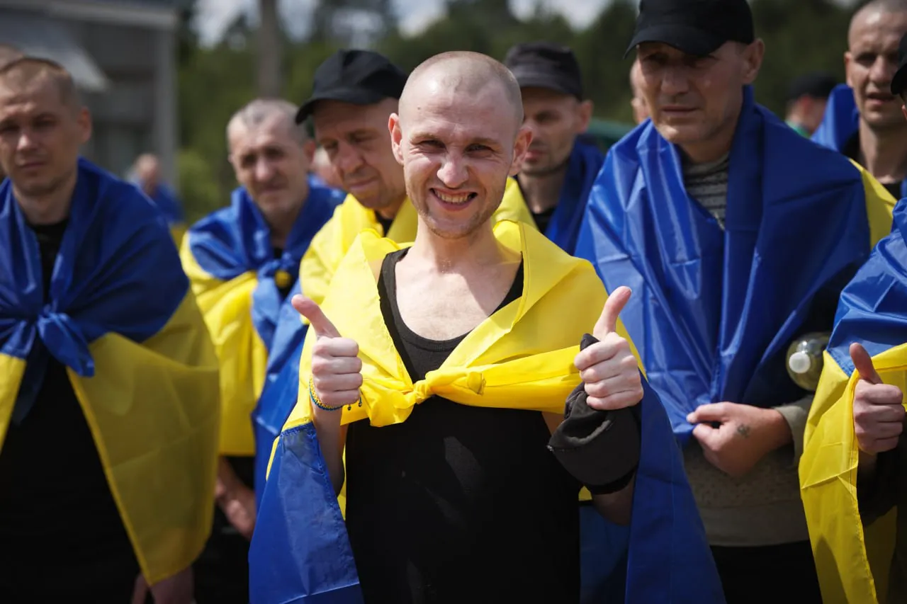 Відбувся новий обмін полоненими: серед повернутих в Україну є ті, кого вважали зниклими безвісти - today.ua