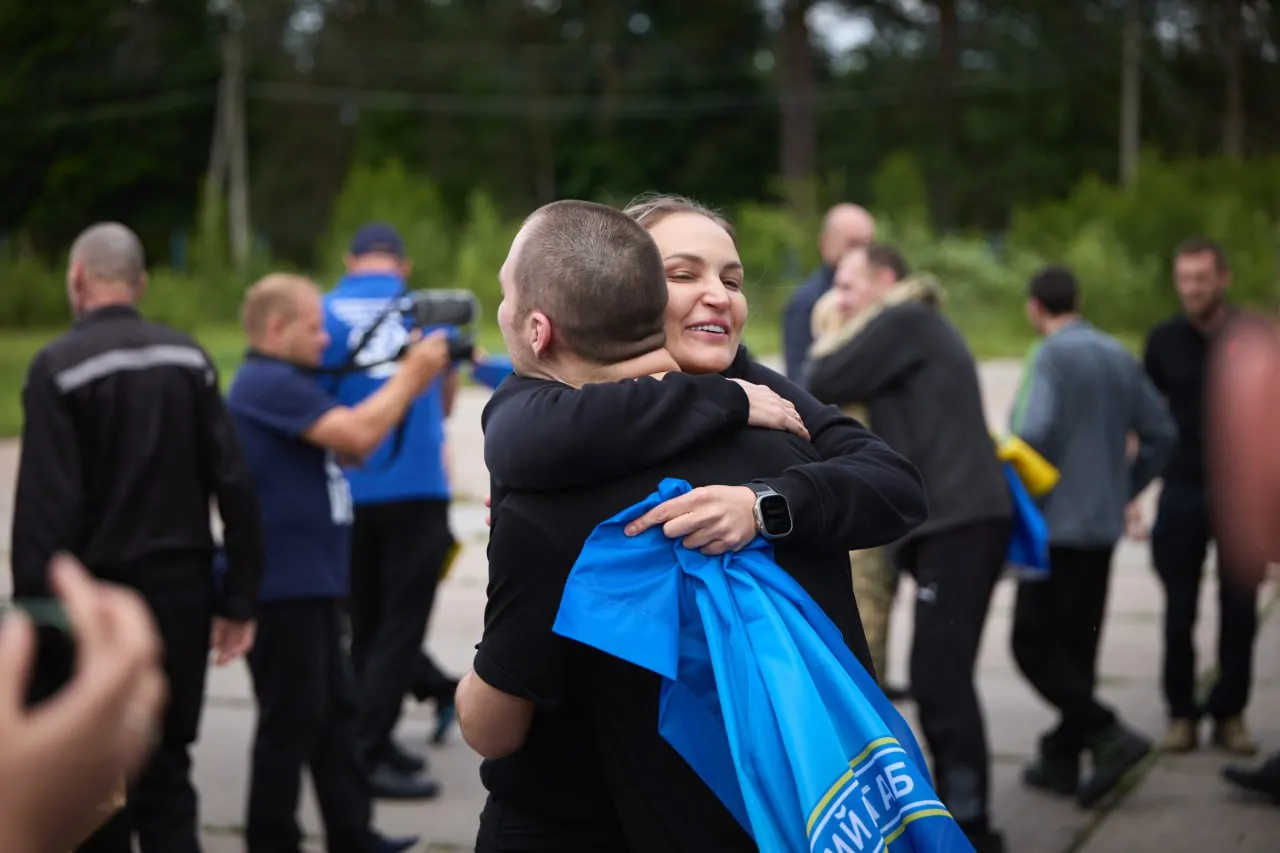 Відбувся новий обмін полоненими: серед повернутих в Україну є ті, кого вважали зниклими безвісти - today.ua
