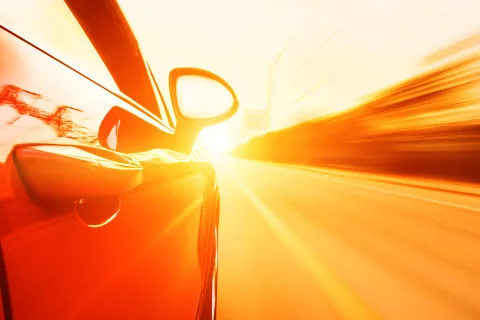 Водіям розповіли, що не можна влітку залишати у салоні автомобіля