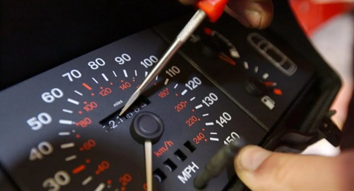 Стало відомо, скільки в Україні переплачують за автомобілі зі скрученим пробігом - today.ua