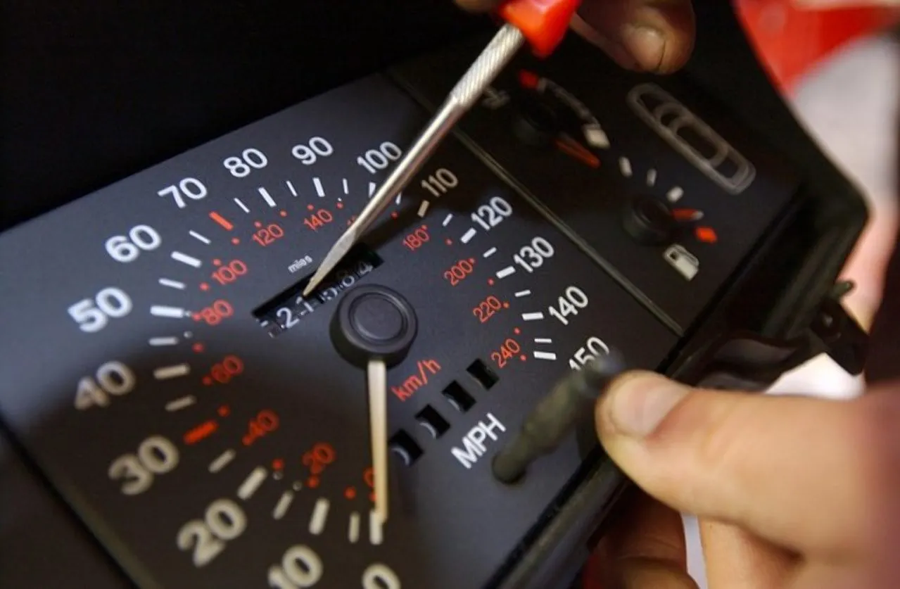 Експерти назвали чотири ознаки скрученого пробігу у вживаному автомобілі - today.ua