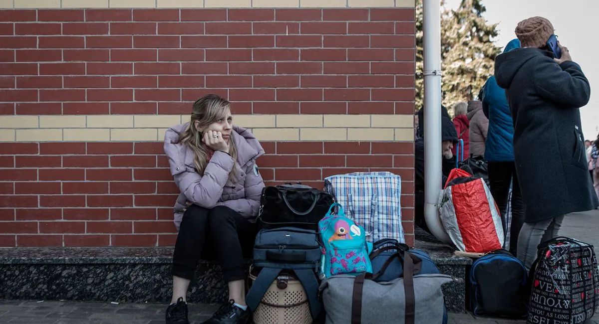 Статус ВПЛ могут отменить: из-за чего государство прекращает выплаты переселенцам - today.ua