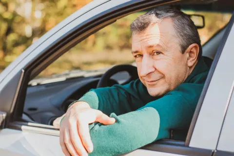 В Україні можуть запровадити нові правила для водіїв залежно від віку