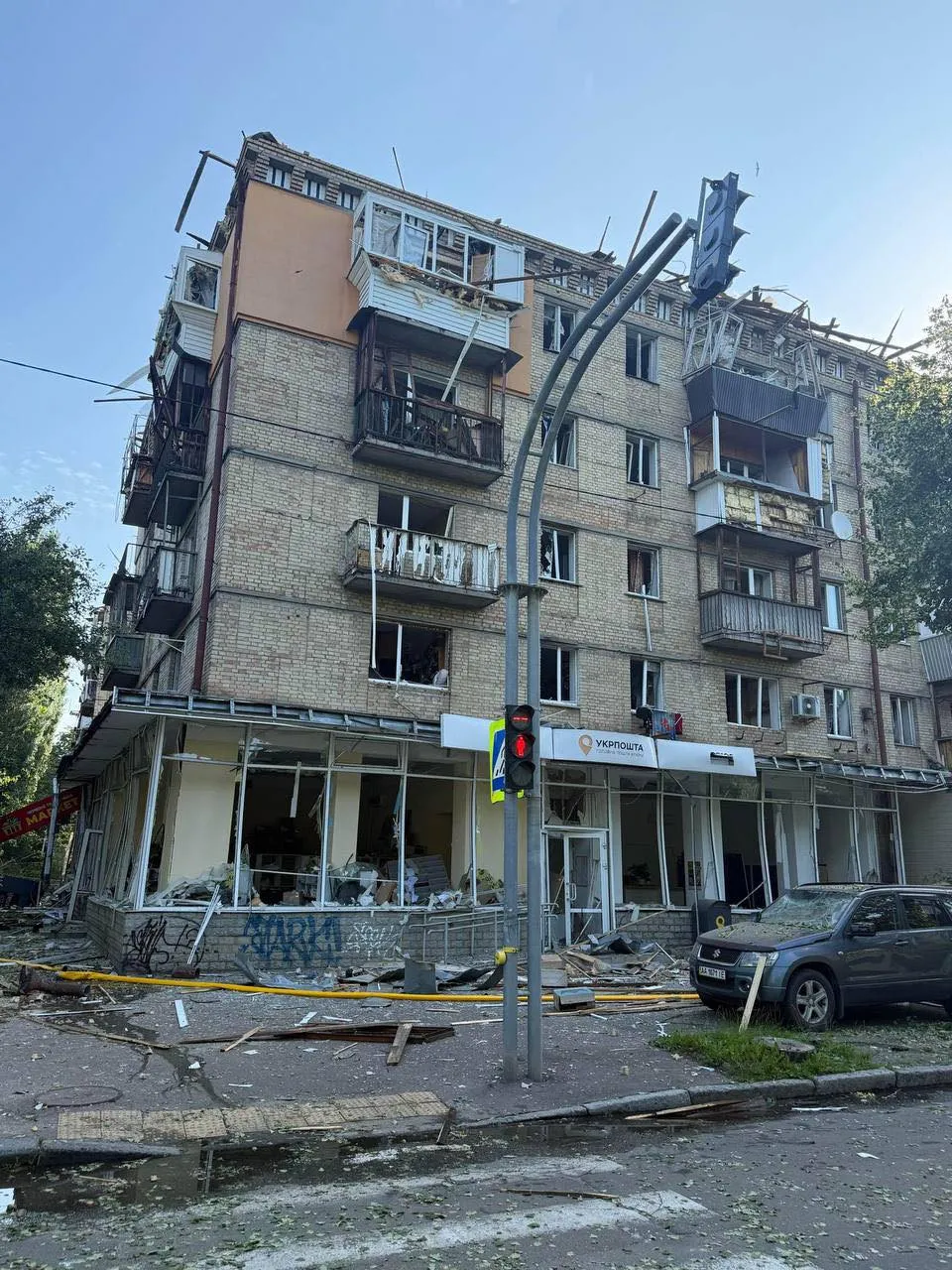 Укрпочта потеряла два отделения в Киеве из-за обстрела: где можно получить посылки и пенсии - today.ua