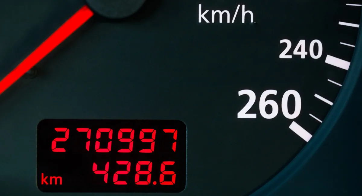 Експерти розповіли, як зрозуміти, що скручували цифровий одометр - today.ua