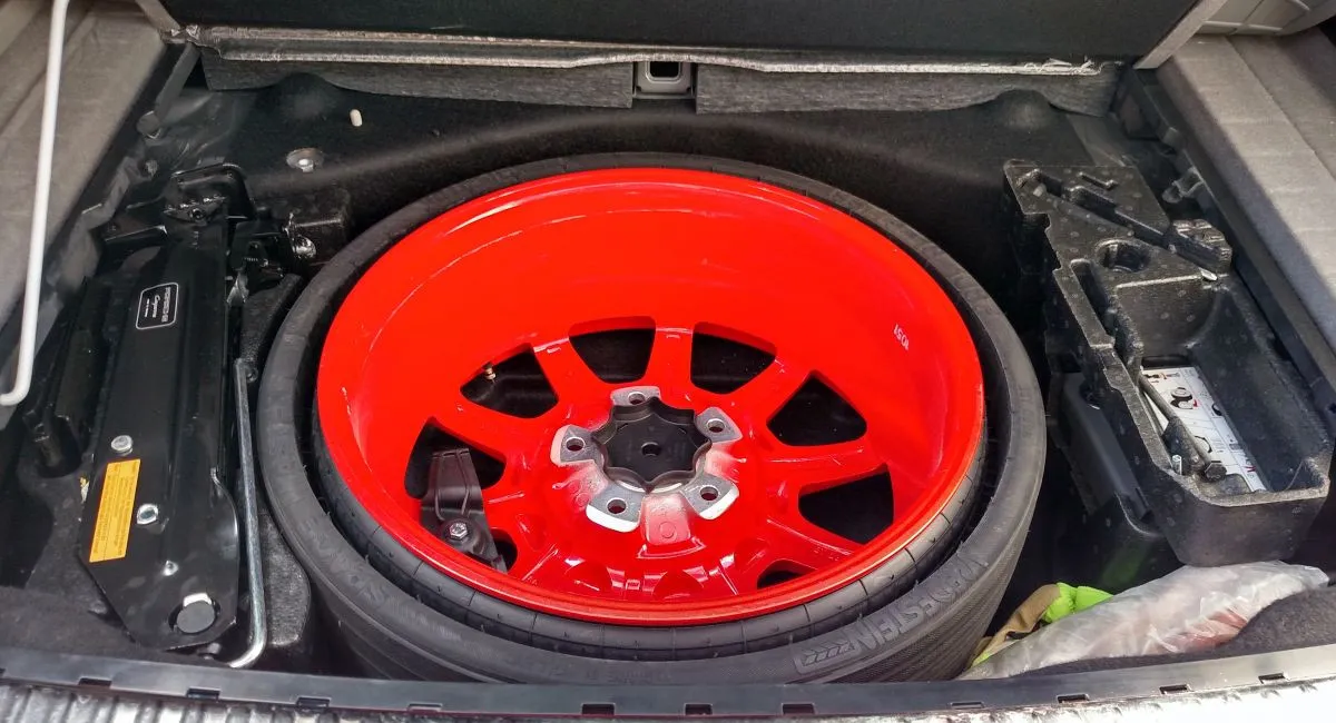 Чи дійсно водіїв в Україні почали штрафувати за запаску - today.ua