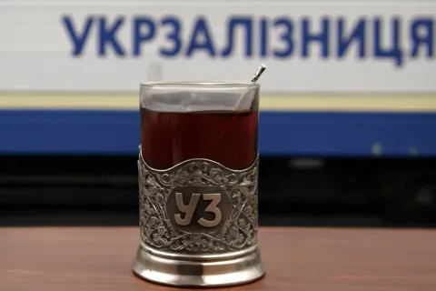 Укрзализныця поднимет цены на ряд товаров в поездах: за что придется платить больше